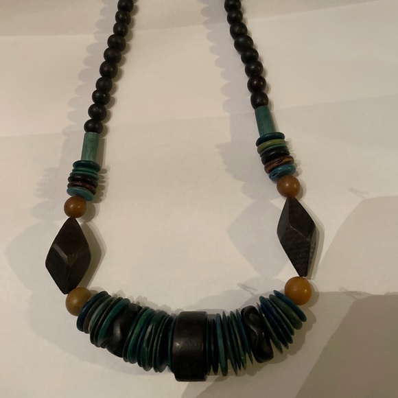 Necklace - Picture 2 of 3